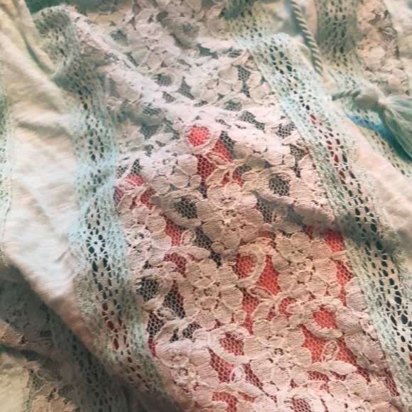 Hollister shirt - Picture 3 of 4